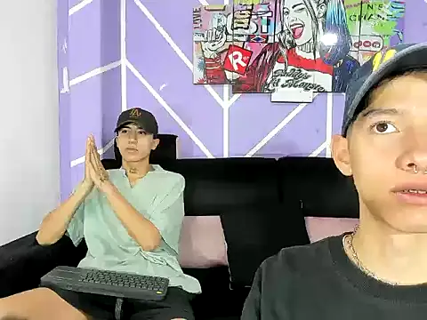 Snapshot of heyy_noah11 chatting on 05/24/26, 01:27 heyy noah11 online show from 05/24/26, 01:27