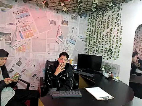 Snapshot of heyy_noah11 chatting on 06/20/26, 01:14 heyy noah11 online show from 06/20/26, 01:14