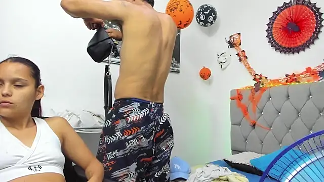 Sofi And Santy online show from 11/04/25, 11:48