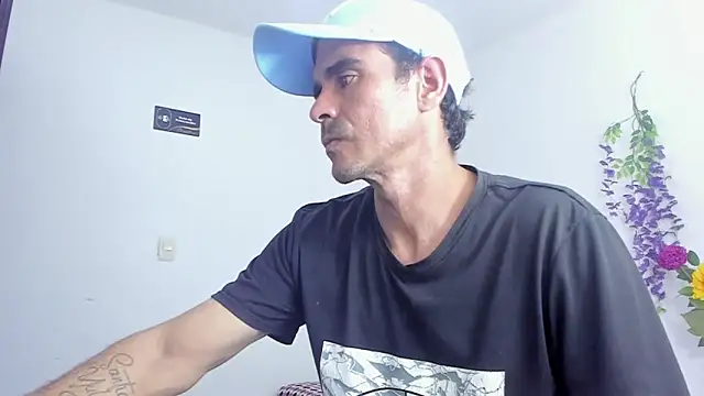 Sofi And Santy online show from 12/03/25, 01:24