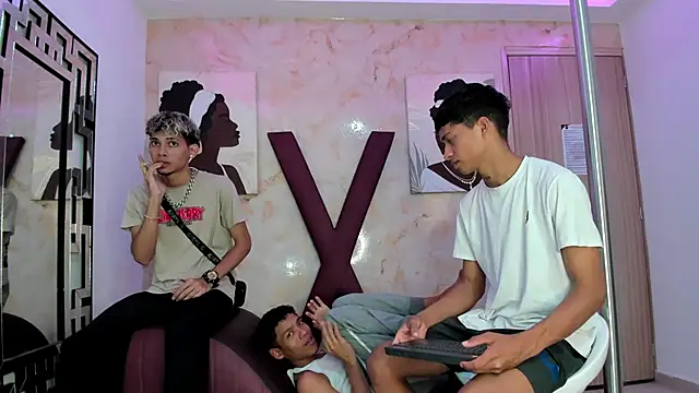 EMPIRE BOYS1 online show from 02/01/26, 07:23