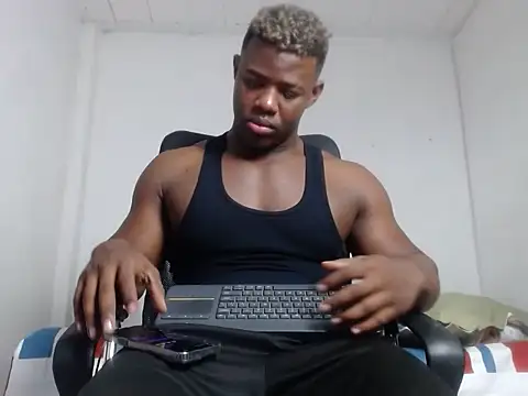 Snapshot of Michael_smitht chatting on 12/05/25, 03:26 Michael smitht online show from 12/05/25, 03:26