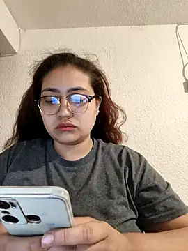 I AM ISABELLA online show from 10/23/25, 04:12