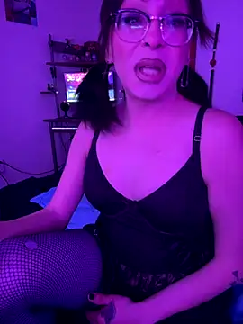 Snapshot of MiniMonroe chatting on 11/29/25, 10:18 MiniMonroe online show from 11/29/25, 10:18