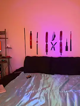 Snapshot of MiniMonroe chatting on 12/03/25, 10:46 MiniMonroe online show from 12/03/25, 10:46