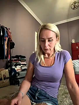 ElenabonyX online show from 10/24/25, 06:48