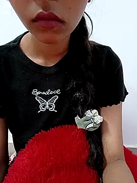 Mustardqueen online show from 10/31/25, 07:04