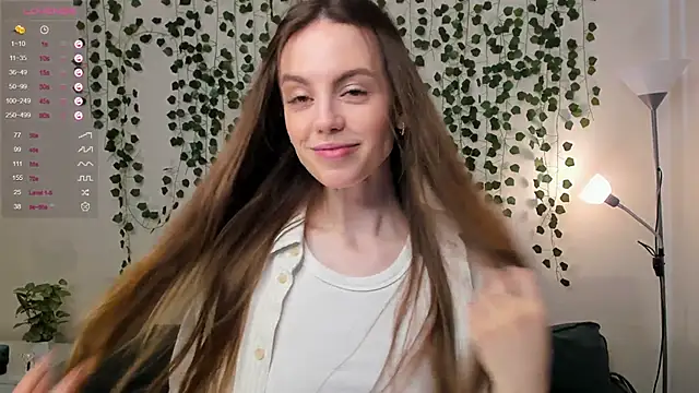 Snapshot of sweet_and_flirt chatting on 10/17/25, 07:11 sweet and flirt online show from 10/17/25, 07:11