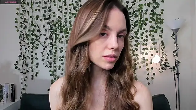 Snapshot of sweet_and_flirt chatting on 10/29/25, 07:10 sweet and flirt online show from 10/29/25, 07:10