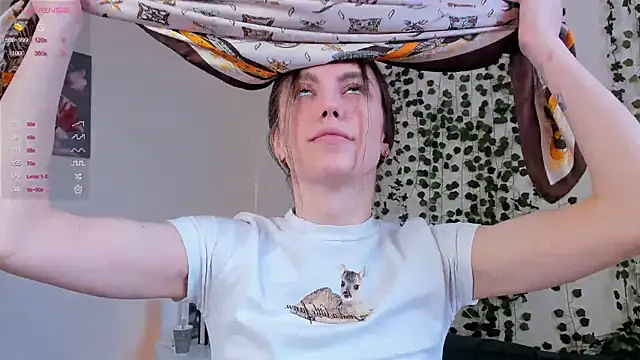 Snapshot of sweet_and_flirt chatting on 11/19/25, 06:46 sweet and flirt online show from 11/19/25, 06:46