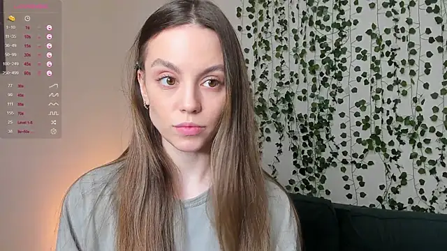 Snapshot of sweet_and_flirt chatting on 11/21/25, 06:45 sweet and flirt online show from 11/21/25, 06:45