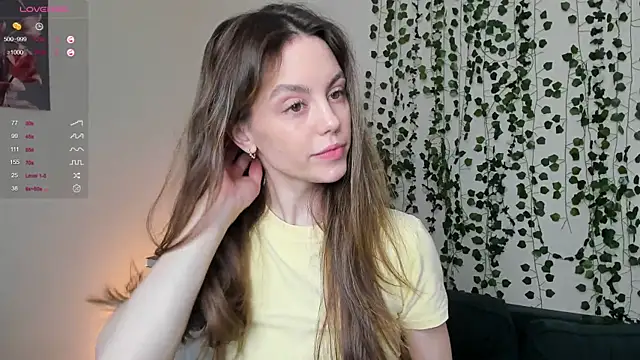 Snapshot of sweet_and_flirt chatting on 11/22/25, 06:45 sweet and flirt online show from 11/22/25, 06:45