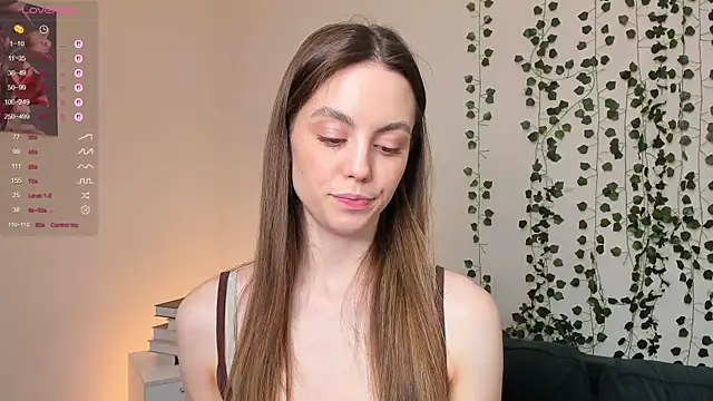 Snapshot of sweet_and_flirt chatting on 11/28/25, 07:11 sweet and flirt online show from 11/28/25, 07:11