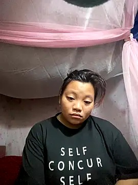 Snapshot of minyka chatting on 10/21/25, 12:11 minyka online show from 10/21/25, 12:11