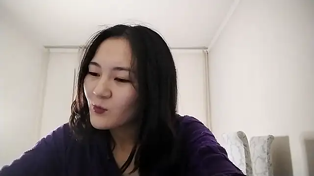 Lyndasilk online show from 11/16/25, 02:11