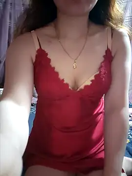 LeanaLy online show from 12/03/25, 01:42