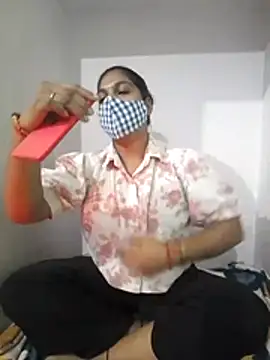 Snapshot of PG_girl_12th chatting on 12/14/25, 11:48 PG girl 12th online show from 12/14/25, 11:48