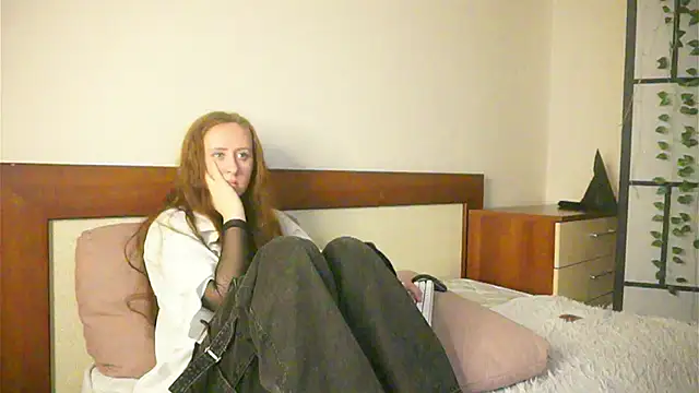 Snapshot of IngridCothron chatting on 10/22/25, 08:03 IngridCothron online show from 10/22/25, 08:03