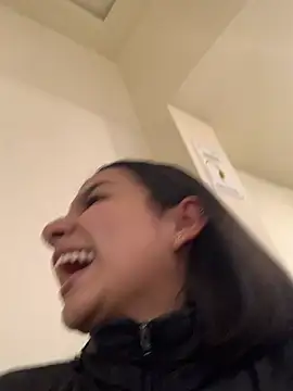 AlyssaRay online show from 02/02/26, 06:50