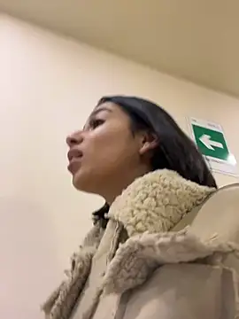 AlyssaRay online show from 03/25/26, 11:49