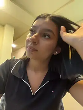 AlyssaRay online show from 05/20/26, 04:24