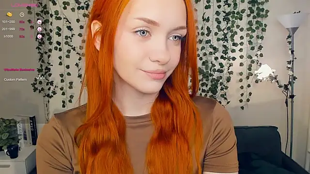 Snapshot of Foxy_blush chatting on 10/22/25, 09:03 Foxy blush online show from 10/22/25, 09:03