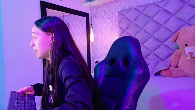 CARO ADAMS1 online show from 11/28/25, 11:46