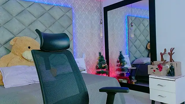 CARO ADAMS1 online show from 01/11/26, 12:10