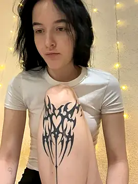  LovelyDana  online show from 11/02/25, 05:15