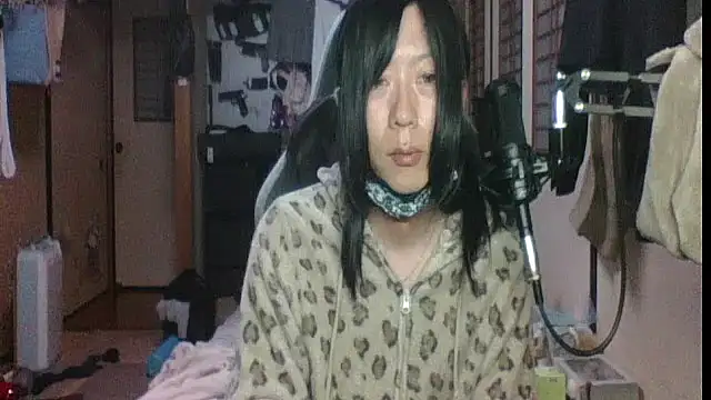 Snapshot of harinyanxxx chatting on 11/22/25, 04:50 harinyanxxx online show from 11/22/25, 04:50