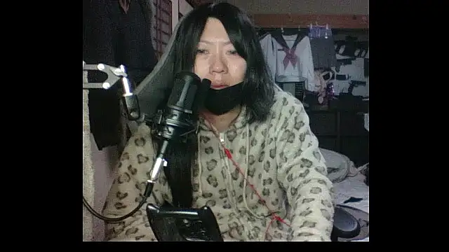 Snapshot of harinyanxxx chatting on 12/18/25, 07:09 harinyanxxx online show from 12/18/25, 07:09