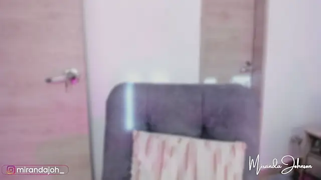 Snapshot of MirandaJohnson_ chatting on 11/10/25, 12:37 MirandaJohnson online show from 11/10/25, 12:37