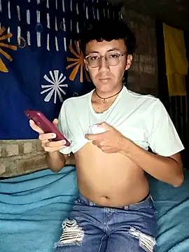 Snapshot of karola_horny chatting on 11/09/25, 12:20 karola horny online show from 11/09/25, 12:20