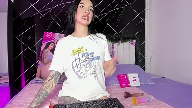 Snapshot of Candy_leilaa3 chatting on 12/14/25, 05:13 Candy leilaa3 online show from 12/14/25, 05:13