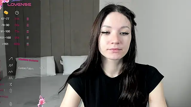 Snapshot of ChillGato chatting on 11/24/25, 01:38 ChillGato online show from 11/24/25, 01:38