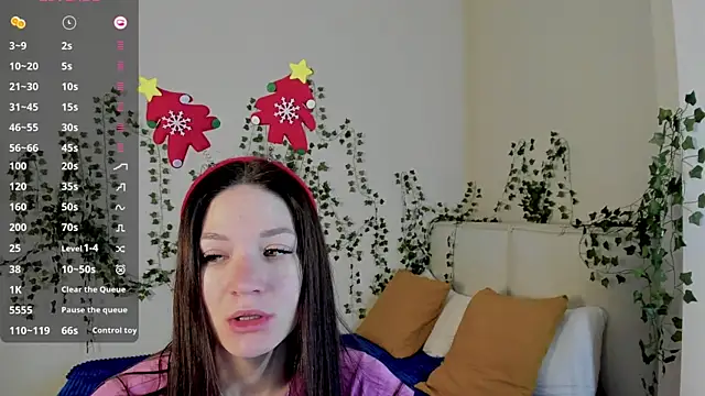 Snapshot of ChillGato chatting on 12/18/25, 01:33 ChillGato online show from 12/18/25, 01:33