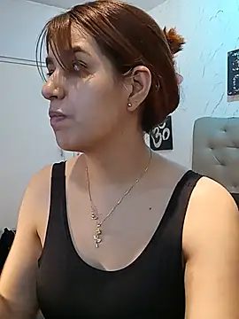 1evelinewood online show from 05/11/26, 04:15