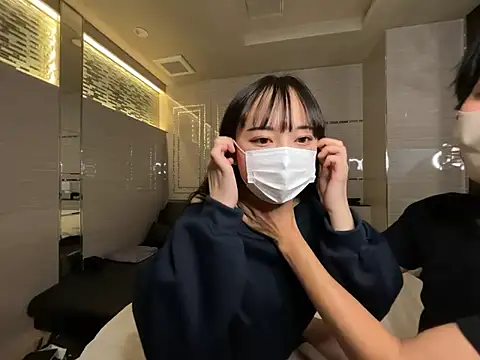 Snapshot of sarariman_8585 chatting on 12/04/25, 01:42 sarariman 8585 online show from 12/04/25, 01:42