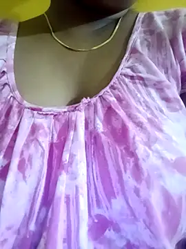 ITZ YUVIKA online show from 10/30/25, 02:07