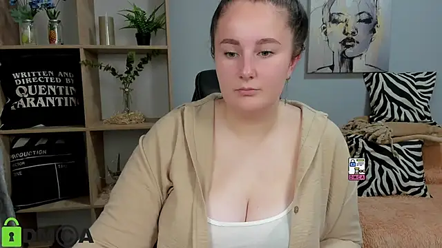 Snapshot of Undinna chatting on 10/16/25, 02:51 Undinna online show from 10/16/25, 02:51