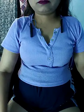 Snapshot of Model_Show01 chatting on 11/17/25, 04:13 Model Show01 online show from 11/17/25, 04:13