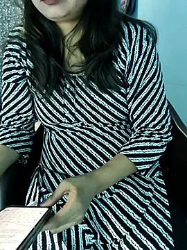 Snapshot of Model_Show01 chatting on 11/21/25, 03:22 Model Show01 online show from 11/21/25, 03:22