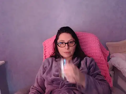 LuckyLisa23 online show from 04/13/26, 10:37