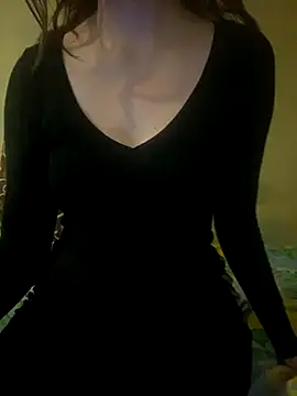 Snapshot of KittieCreme chatting on 11/04/25, 01:21 KittieCreme online show from 11/04/25, 01:21