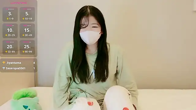 Snapshot of Rin_chan_77 chatting on 10/31/25, 04:19 Rin chan 77 online show from 10/31/25, 04:19