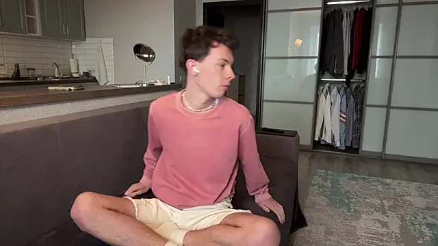 Snapshot of Jeremy1Scott chatting on 11/08/25, 07:08 Jeremy1Scott online show from 11/08/25, 07:08