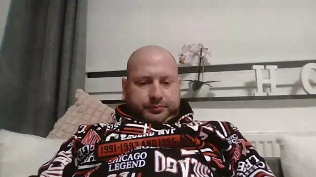 Couplemanxt1986 online show from 10/22/25, 09:14