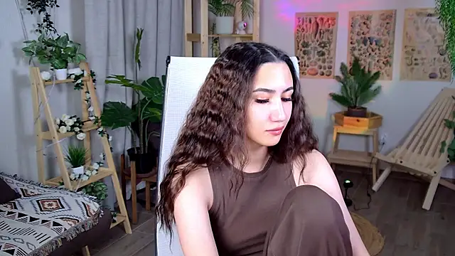 Snapshot of RebeckaThornton chatting on 12/22/25, 10:12 RebeckaThornton online show from 12/22/25, 10:12