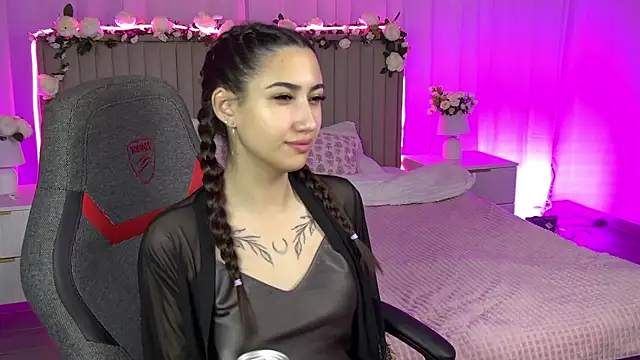 Snapshot of RebeckaThornton chatting on 01/09/26, 09:45 RebeckaThornton online show from 01/09/26, 09:45