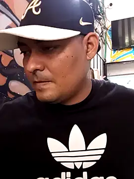 sexyandres 23 online show from 04/18/26, 04:33